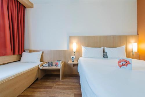 Ibis Ripollet - main image