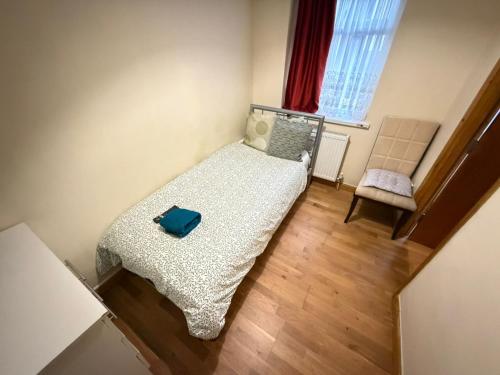 Single Room G1 (Sandycroft Guest House) near Danson House