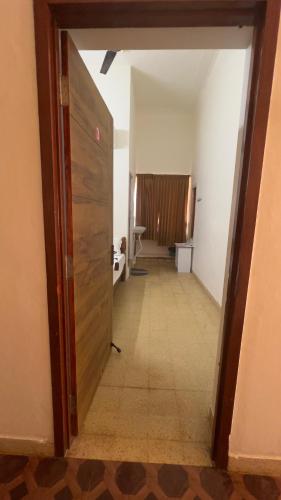 Bejárat, Hotel Madurai Comforts in Thiruparangundram