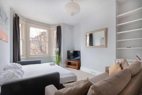 1 bed Clapham Junction apartment, Londýn (fotografie 9)