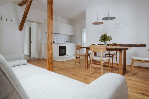 Apartmaji Matec in 波霍列山區洛夫倫茨