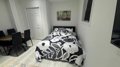Ágy, Cozy Studio Retreat in Scenic Georgina, Canada in Georgina (ON)
