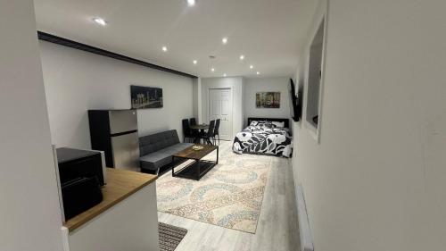 Cozy Studio Retreat in Scenic Georgina, Canada in Georgina (ON)