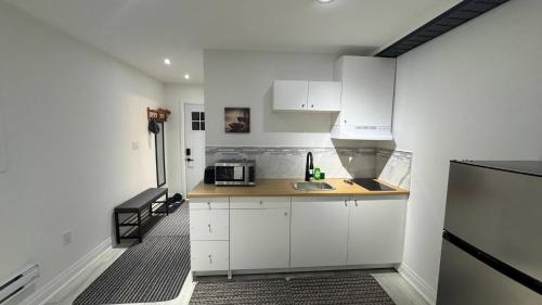 Cozy Studio Retreat in Scenic Georgina, Canada in Georgina (ON)