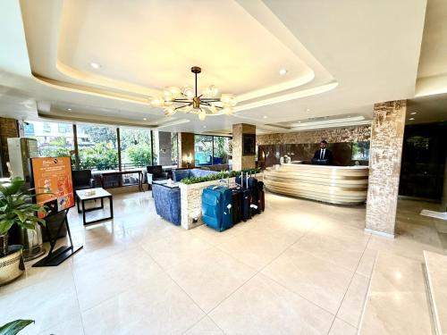 Shelton Hotel Blue Area - image 6