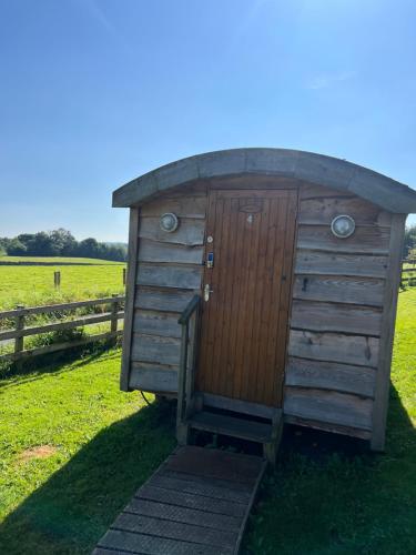 Orchard Hideaways - Tap to explore photos