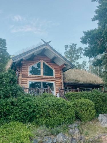 A szálláshely kívülről, Modern Log Cabin On Adelsö (Modern Log Cabin On Adelso) in Adelso