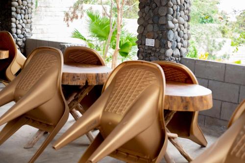 Restoran, Breezy Lodge in Weru Weru
