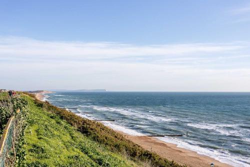 Beachcliff - On the Seafront with Two Balconies - image 3