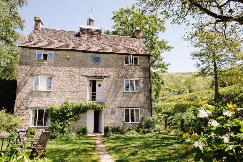 Ieeja, Owlpen Manor Cottages in Jūleja