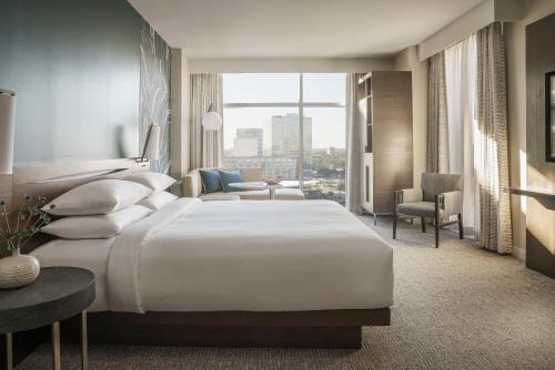 Hyatt Regency Houston/galleria near Vízfal Park