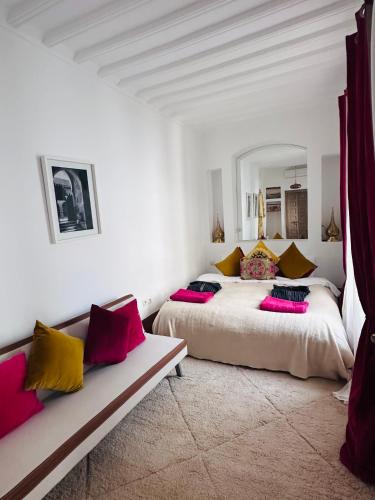 room detail thumbnail 1