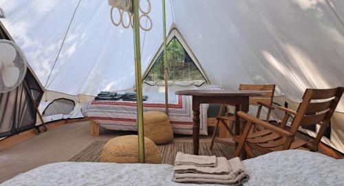 Safari Tent DeLuxe - La Boheme - on Campsite in Saint Robert, Camping Florecer in Segonzac (Limousin)