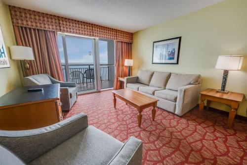 Direct View Centrally located Oceanfront Boardwalk