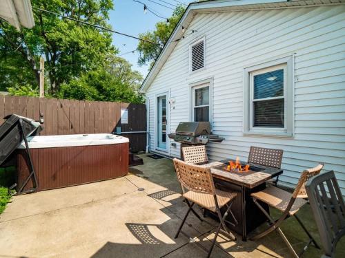 Family Fun: Comfy Home, 10 Min to Cedar Point Fun! in Huron (OH)