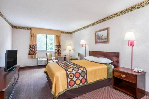 Super 8 by Wyndham Hancock MD - image 2