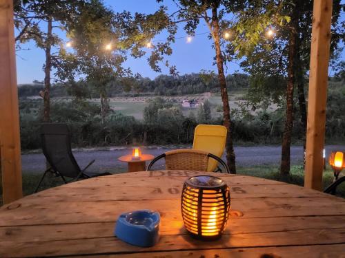 Safari Tent DeLuxe - La Boheme - on Campsite in Saint Robert, Camping Florecer in Segonzac (Limousin)