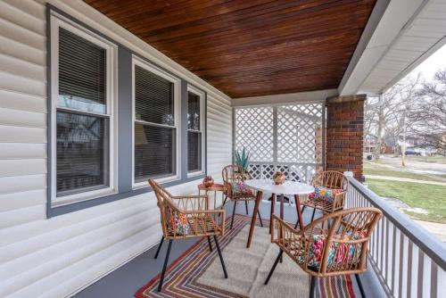 Hot Tub - Game Room - Chic & Spacious - Sleeps 10, Cleveland (zdjęcie 7)