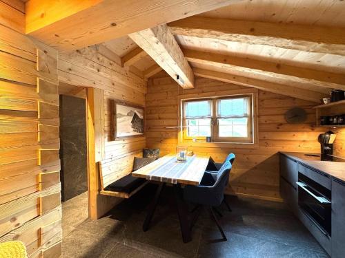 Chalet Flond in Surcuolm