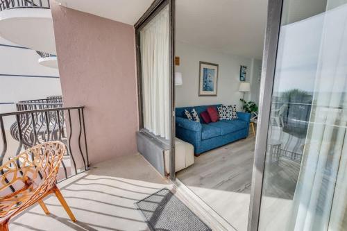 Palms Resort 2nd Floor! - image 38