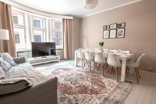 2ndhomes Bright Spacious 5 BR Apartment in the Center, Helsinki