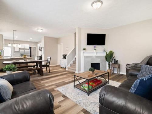 Large Remodeled 4 Bedroom Only 7 Minutes to Downtown, Cleveland (foto 7)