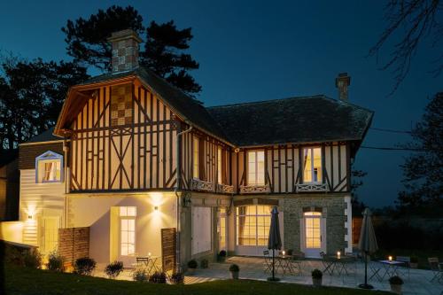Ieeja, Les Villas d'Arromanches, Teritoria in Tracy-sur-Mer