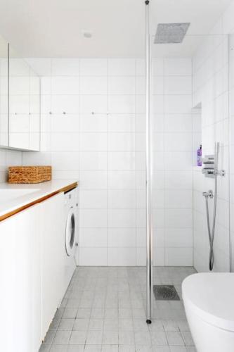 2ndhomes Unique and Bright Penthouse Studio in Ullanlinna - image 3