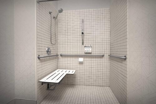 1 king bed, 1 sofa bed