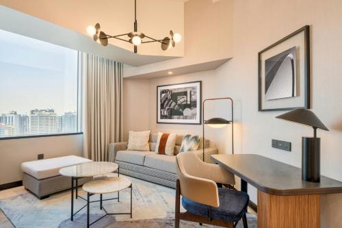 room detail thumbnail 1