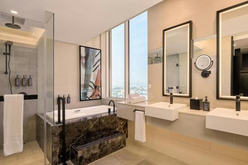 room detail thumbnail 2