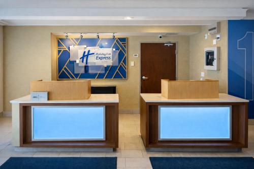 Exterior view, Holiday Inn Express Hotel & Suites St. Paul - Woodbury By IHG in Woodbury (MN)
