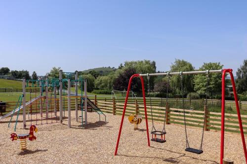 Iekārtas, 2 Bed in Llandinam oc-waa377 in Landinama