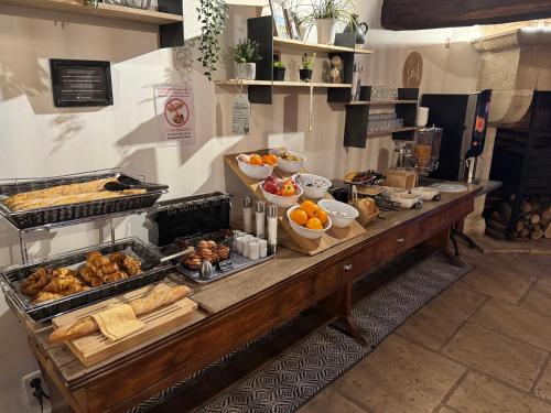 Їжа та напої, Hotel Village Motel in Tournus