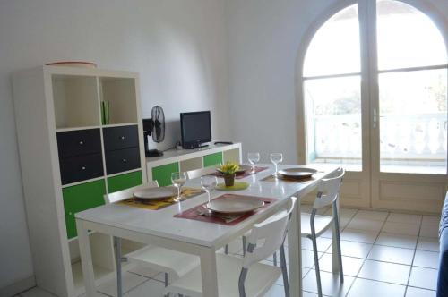 Facilities, SR300-012 Appt 2 pieces mezzanine 4 personnes ST RAPHAEL in Boulouris