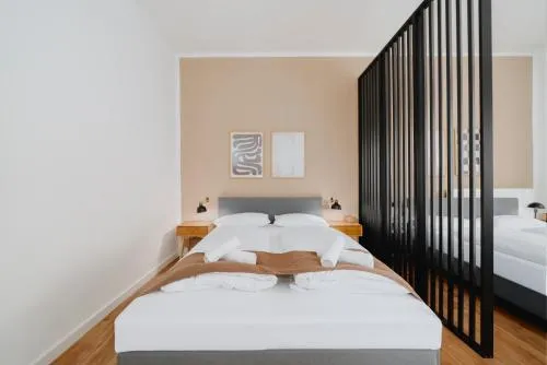 Homely Berlin - Familien & Gruppen, Eigener Eingang, Top Anbindung in Berlin, Deutschland