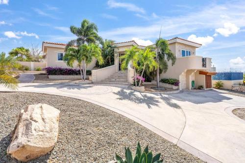 RK01A - Private pool - Horizon Jewel 3BR in Savaneta