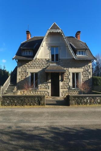 Exterior view, La Cigalienne in Treignac