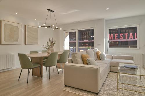 Romantic Suite in the City Heart by Virkin Suites