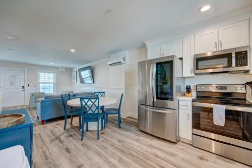 1006 Queen Suite, 1st Floor Cove