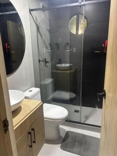 Apartamento con piscina cerca del mar