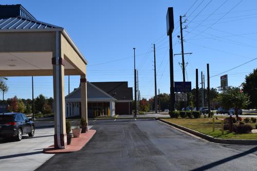 Royal Inn & Suites in Douglasville, USA
