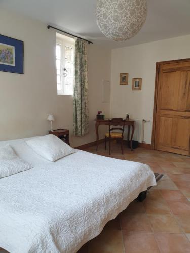 Studio, chambre d'hôtes dans mas provençal (Studio, chambre d'hotes dans mas provencal) in Sauzet (Rhone-Alpes)