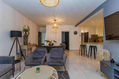 Ground floor 3-bedroom Apartment on the Estuary 3
