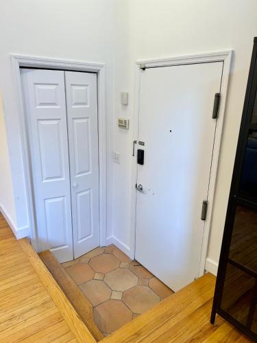 016 - Spacious&Comfortable 2B2B 20 Min to NYC in Hoboken (Nj)