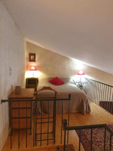 Studio, chambre d'hôtes dans mas provençal (Studio, chambre d'hotes dans mas provencal) in Sauzet (Rhone-Alpes)