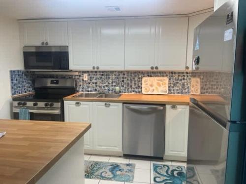 Beachfront tropical oasis, heated pool, ocean view #33 in Marathon, USA