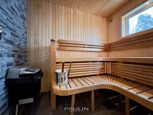 Lindvallen Ski Resort - Sauna - Jacuzzi - 7 Guests in Селен