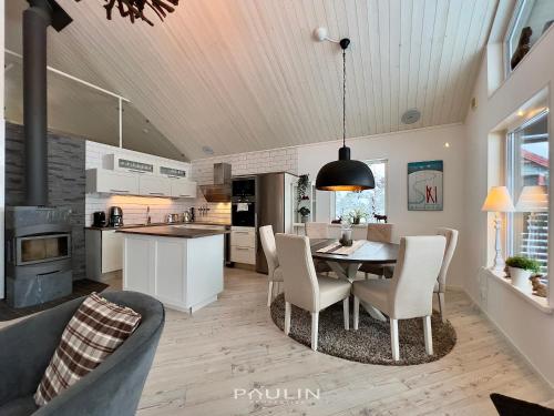 Lindvallen Ski Resort - Sauna - Jacuzzi - 7 Guests in Селен