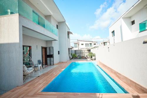 สระว่ายน้ำ, La Villa Tombouctou in อาบิดจัน